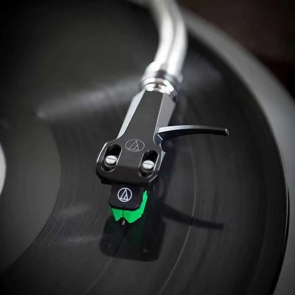 Audio Technica AT-VM95E dviguba judančio magneto kasetė