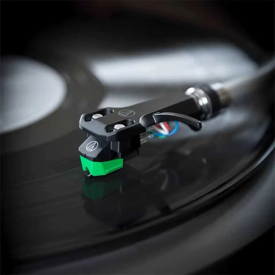 Audio Technica AT-VM95E dviguba judančio magneto kasetė