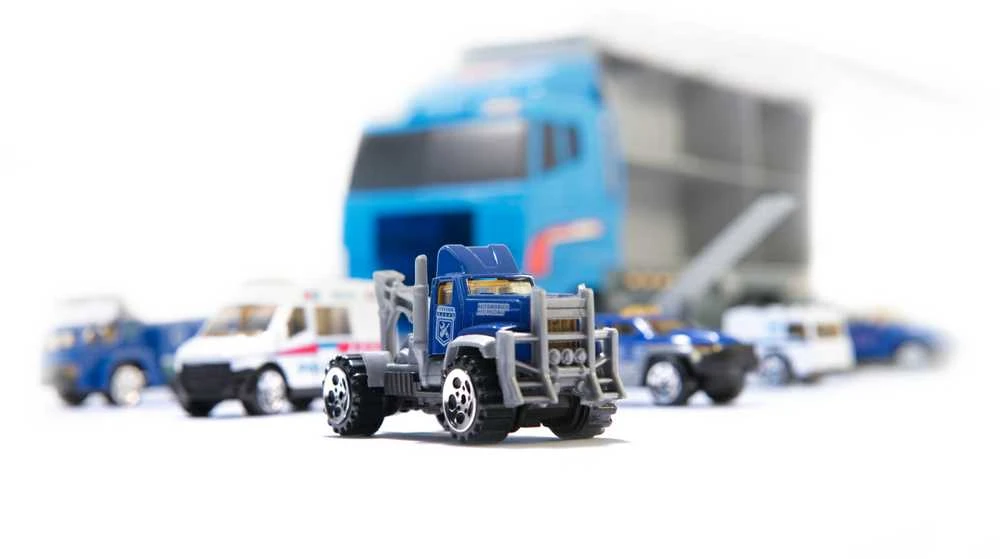 Ikonka Transporterio sunkvežimis TIR paleidimo įrenginys + metaliniai policijos automobiliai