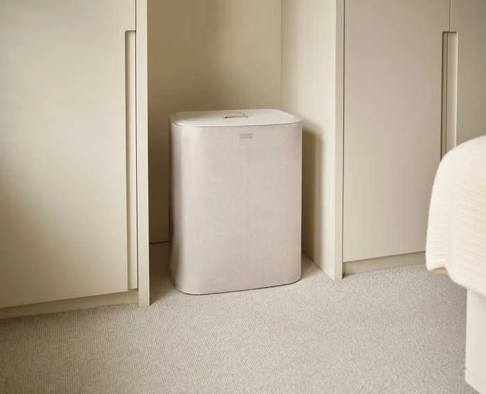 Joseph Joseph Joseph Tota 3 skyrių 90 l smėlio spalva