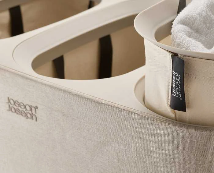 Joseph Joseph Joseph Tota 3 skyrių 90 l smėlio spalva