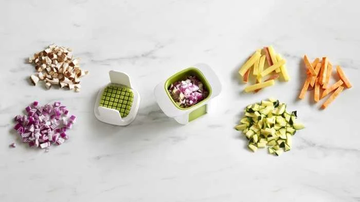 Joseph Joseph JJ-ChopCup daržovių smulkintuvas, balta ir žalia