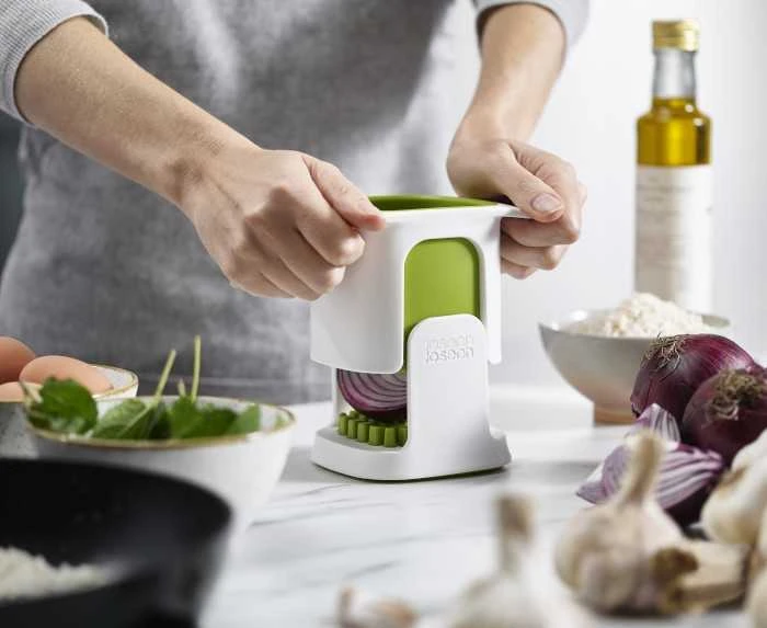 Joseph Joseph JJ-ChopCup daržovių smulkintuvas, balta ir žalia