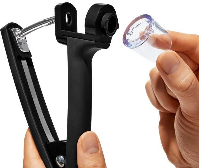 OXO Good Grips Juoda vyšnių ir alyvuogių kauliukų rinkinys