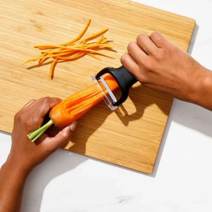 OXO Good Grips Julienne juoda
