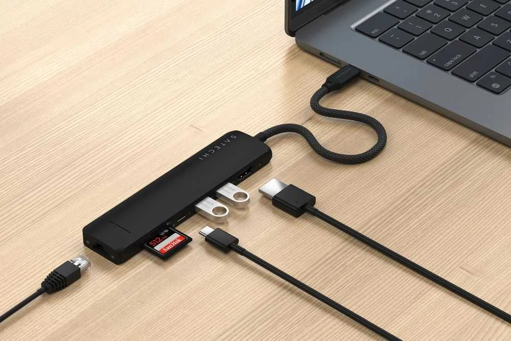 SATECHI 7-in-1 USB-C Slim Multiport Adapteris with Ethernet (Juodas)