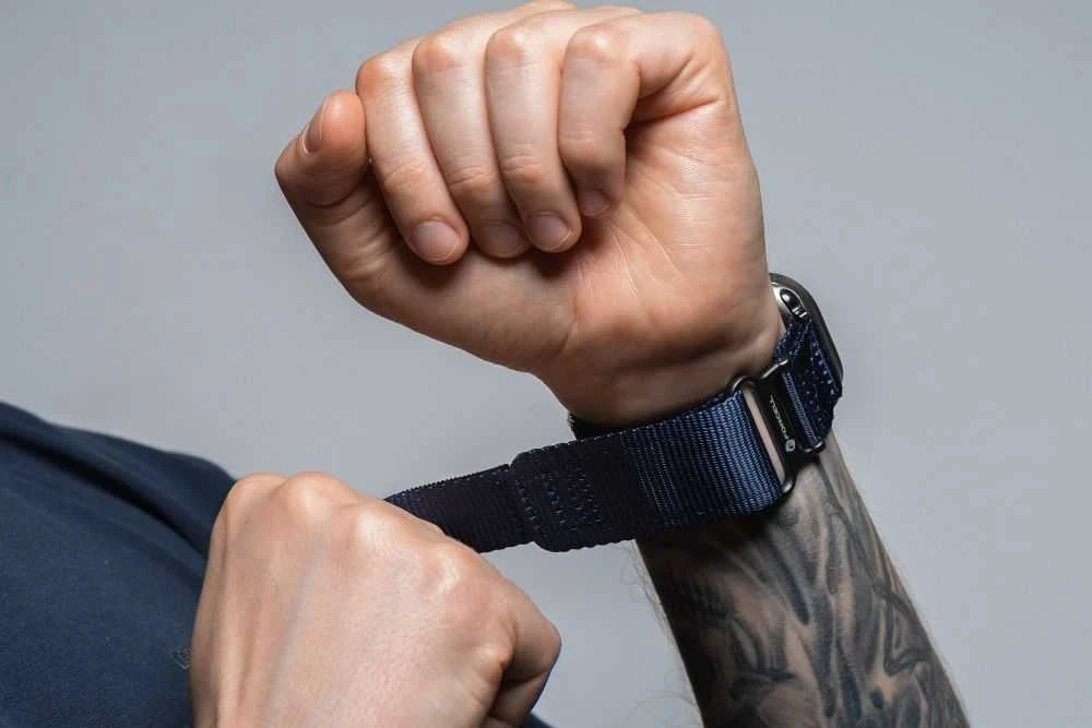 FORCELL F-DESIGN FA05 nylon apyrankė skirta Apple Watch 38 / 40 / 41 mm mėlynos spalvos