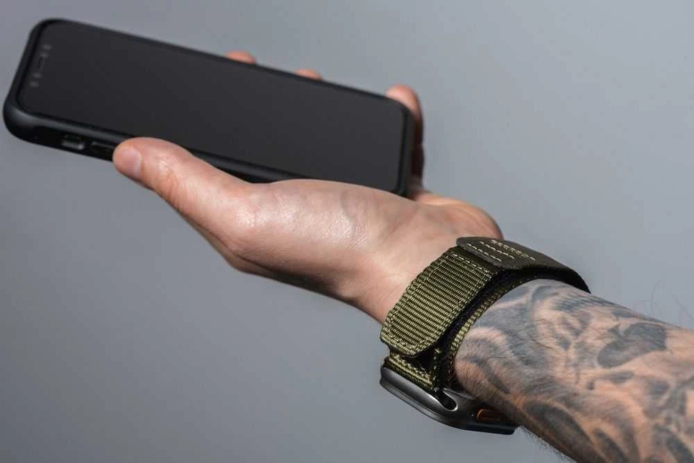 FORCELL F-DESIGN FA05 nylon apyrankė skirta Apple Watch 42 / 44 / 45 / 49 mm žalios spalvos