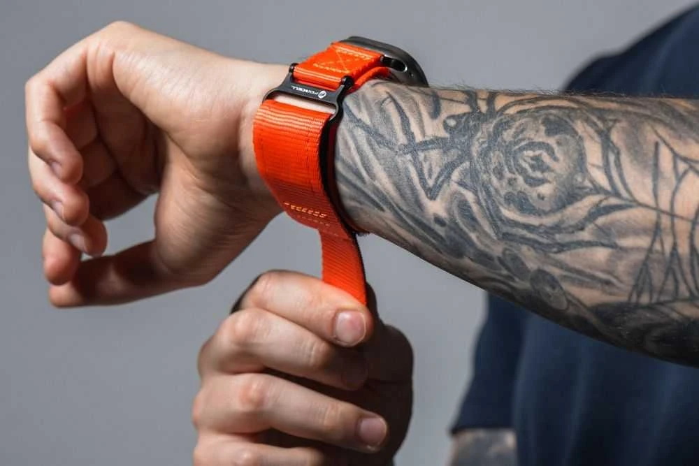 FORCELL F-DESIGN FA05 nylon apyrankė skirta Apple Watch 42 / 44 / 45 / 49 mm oranžinės spalvos