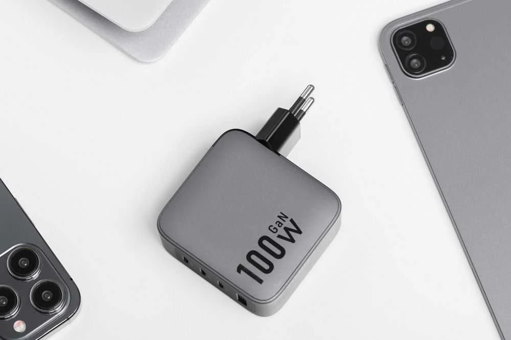 Telefono įkroviklis Forcell F-Energy GaN 3 x USB C + USB A QC4.0 PD 5A 100W VT-46 pilka