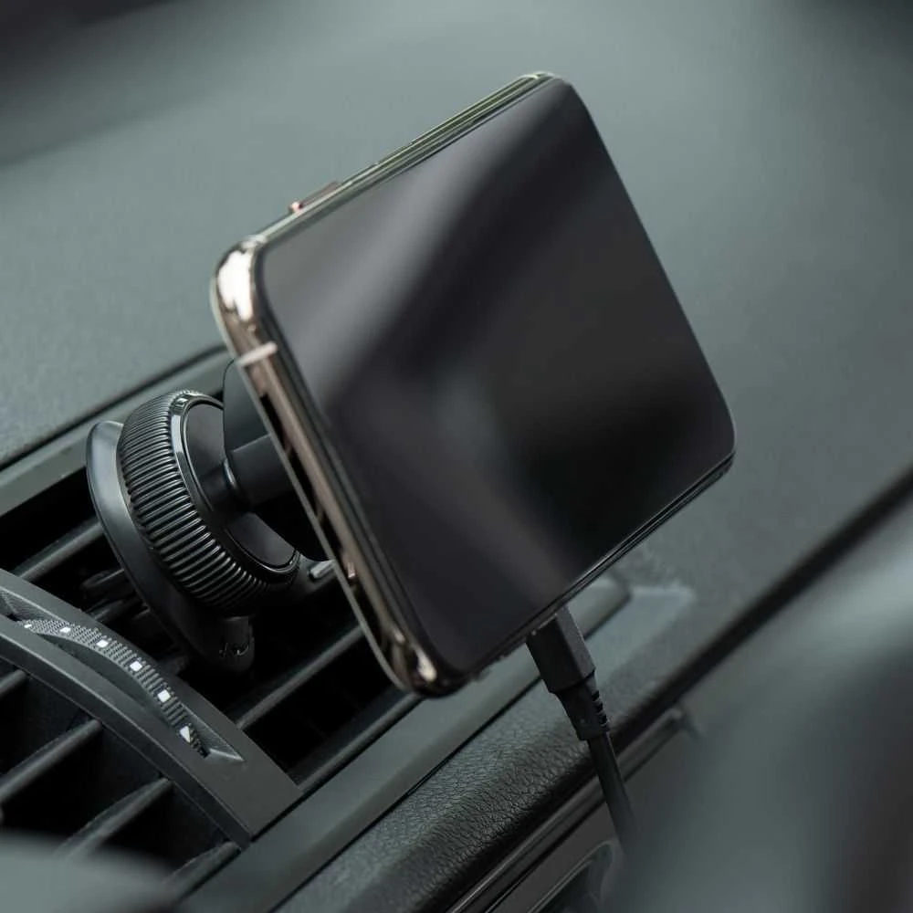 Belaidis automobilinis įkroviklis-laikiklis Forcell (HS2) (MagSafe 15W) tvirtinamas ant ventiliacijos grotelių juodas