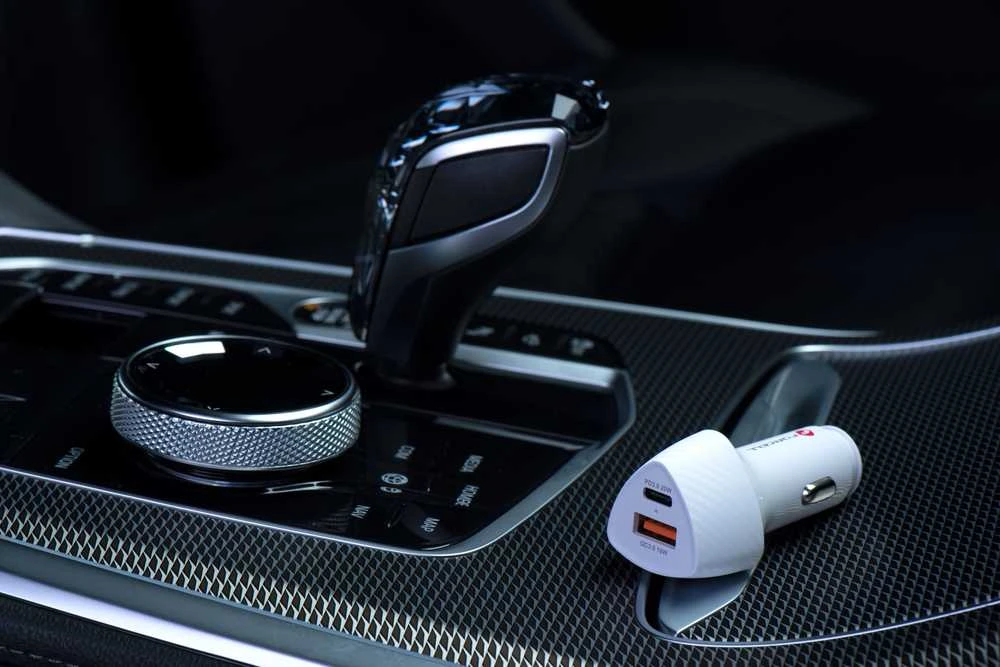 Įkroviklis automobilinis Forcell (CC50-1A1C) (1xUSB-C; 1xUSB; 5A 38W) baltas