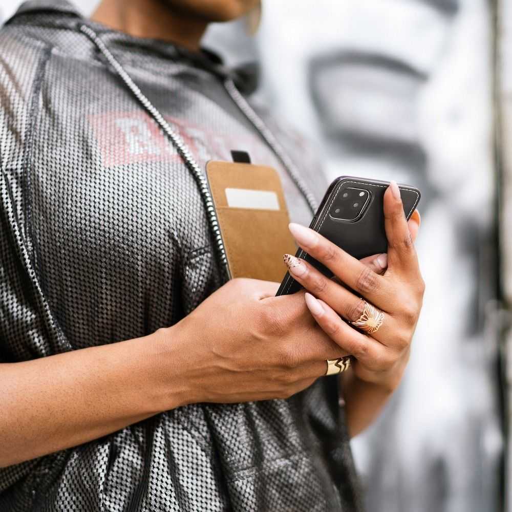 Oem Dėklas su klapką pionowe na Samsung S21 FE Slim Flexi Fresh juoda
