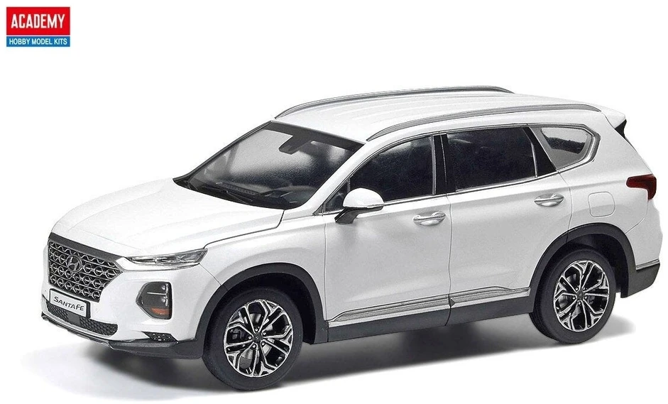 Academy 2018 Hyundai Santa Fe 1:24 plastikinis surenkamas modelis su lipdukais