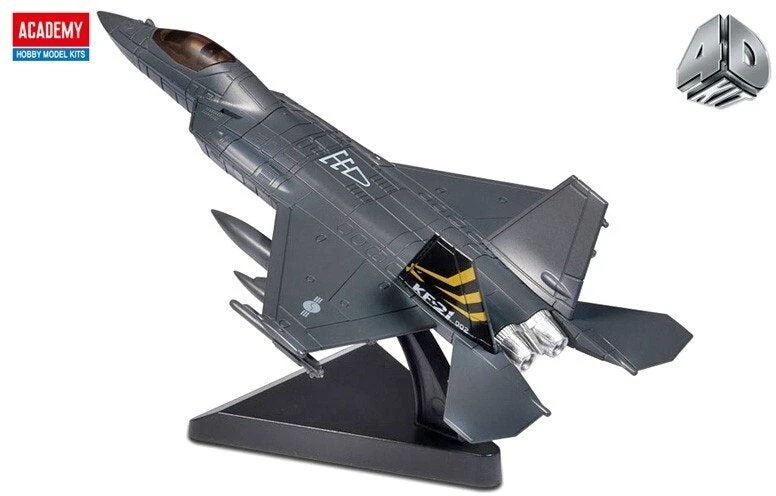 Academy KF-21 Boramae 4D plastikinis lėktuvo surenkamas modelis 14+