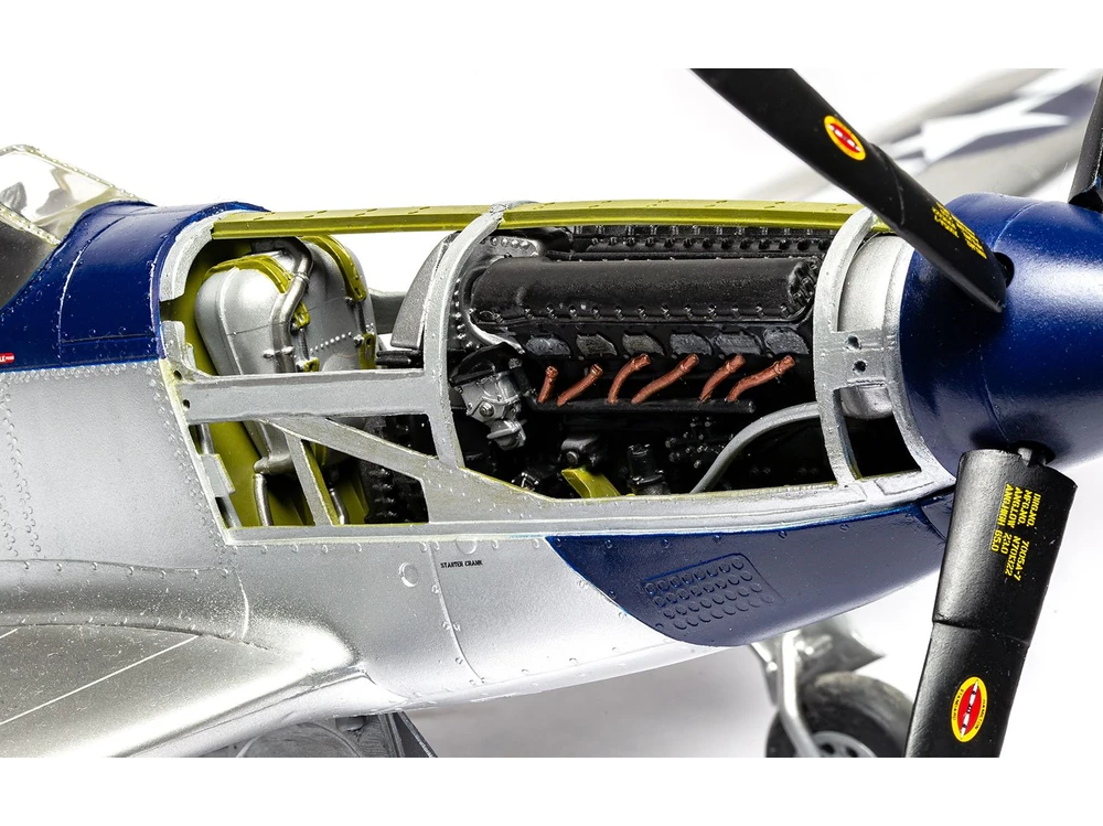 Airfix North American P-51D Mustang 1/24 plastikinis lėktuvo rinkinys A14001V