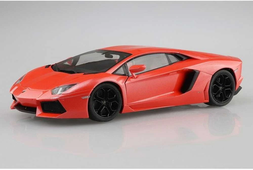Aoshima Lamborghini Aventador 1/24 oranžinis surenkamas modelis