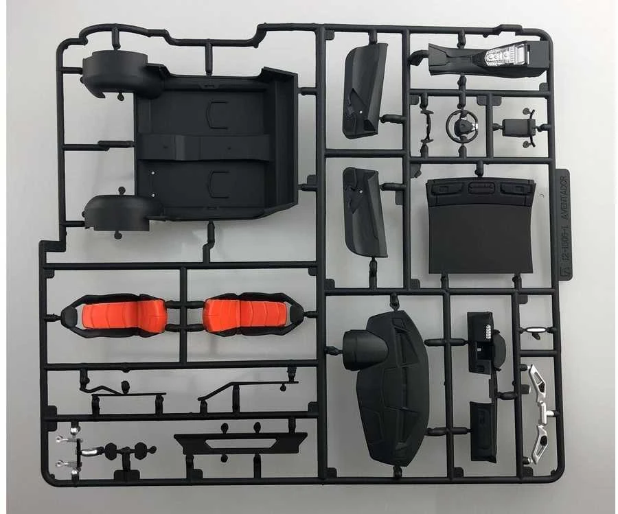 Aoshima Lamborghini Aventador 1/24 oranžinis surenkamas modelis