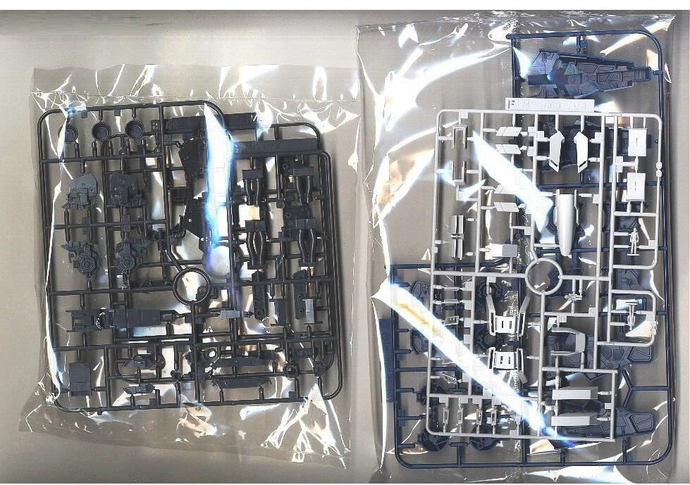 Bandai Gunpla modelis MG ReZel Commander Type RGZ-95C 1/100 63198