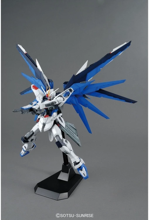 Bandai MG 1/100 FREEDOM GUNDAM VER.2.0 BL