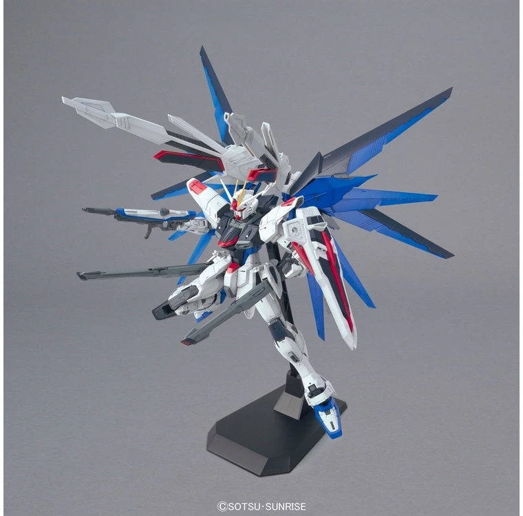 Bandai MG 1/100 FREEDOM GUNDAM VER.2.0 BL