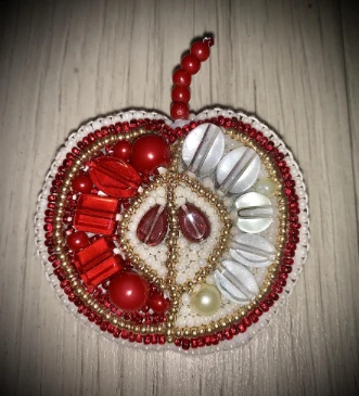 Charivna Mit Karoliukų siuvinėjimo rinkinys segė Crystal Art „Raudonas obuolys“
