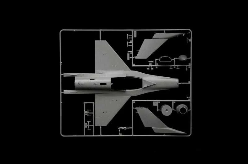 Italeri F-16C Fighting Falcon 1/48 plastikinis lėktuvo modelis