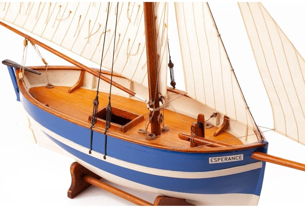 Medinis žvejybinio laivo modelis Esperance Billing Boats 1/30 BB908
