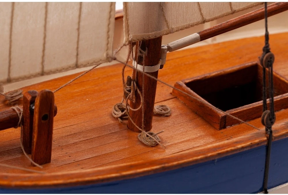 Medinis žvejybinio laivo modelis Esperance Billing Boats 1/30 BB908