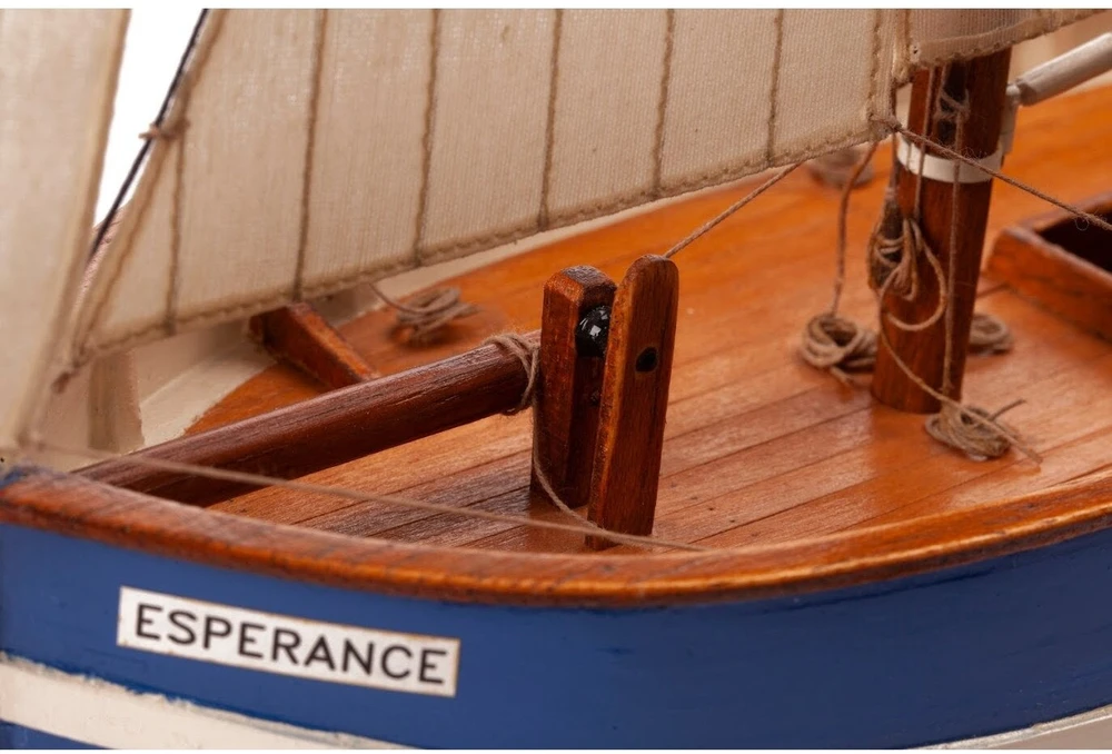 Medinis žvejybinio laivo modelis Esperance Billing Boats 1/30 BB908