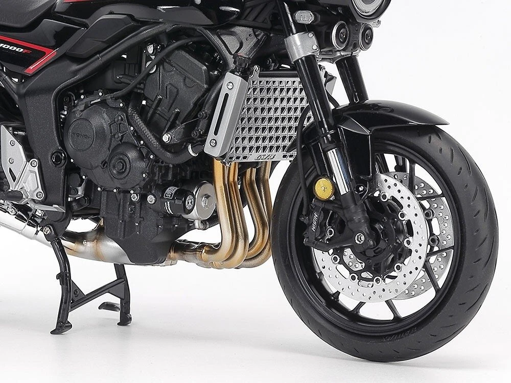 Motociklo Honda CB1000F surenkamas modelis Tamiya 1/12 14144