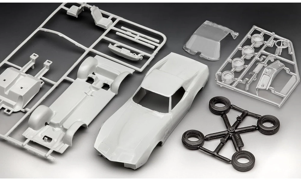 Revell 1969 Chevrolet Corvette Stingray surenkamo modelio dovanų rinkinys 1:32