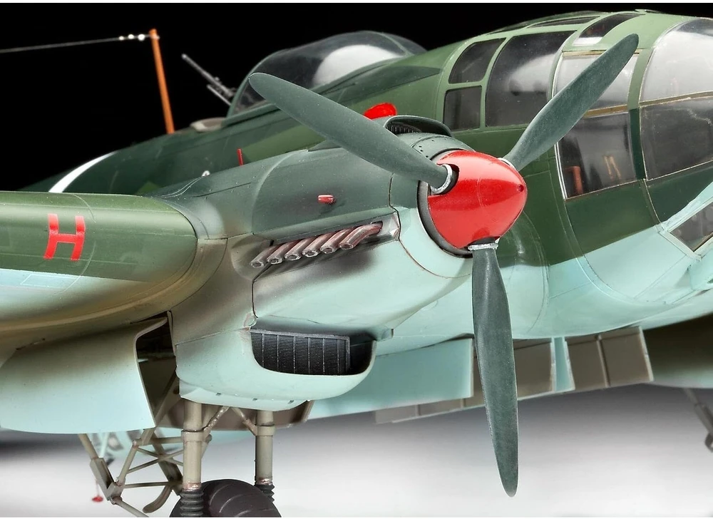 Revell Heinkel He 111 P-1 plastikinis lėktuvo modelis 1/32, 51 cm