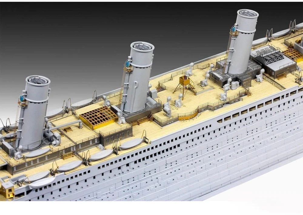 Revell R.M.S. Titanikas Platinum Edition plastikinis laivo modelis 1:400