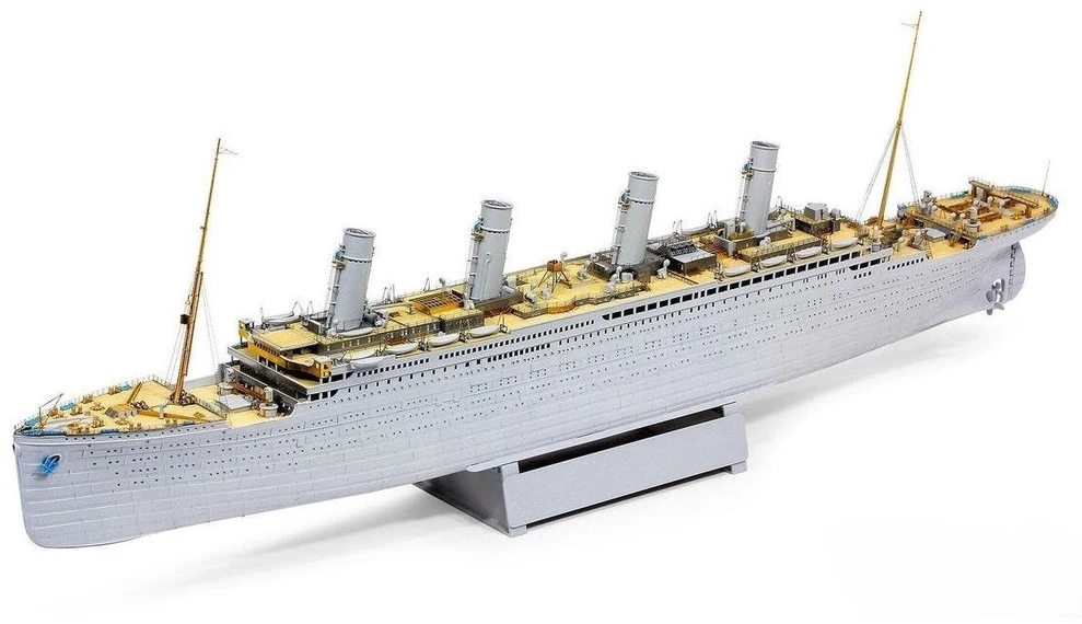 Revell R.M.S. Titanikas Platinum Edition plastikinis laivo modelis 1:400