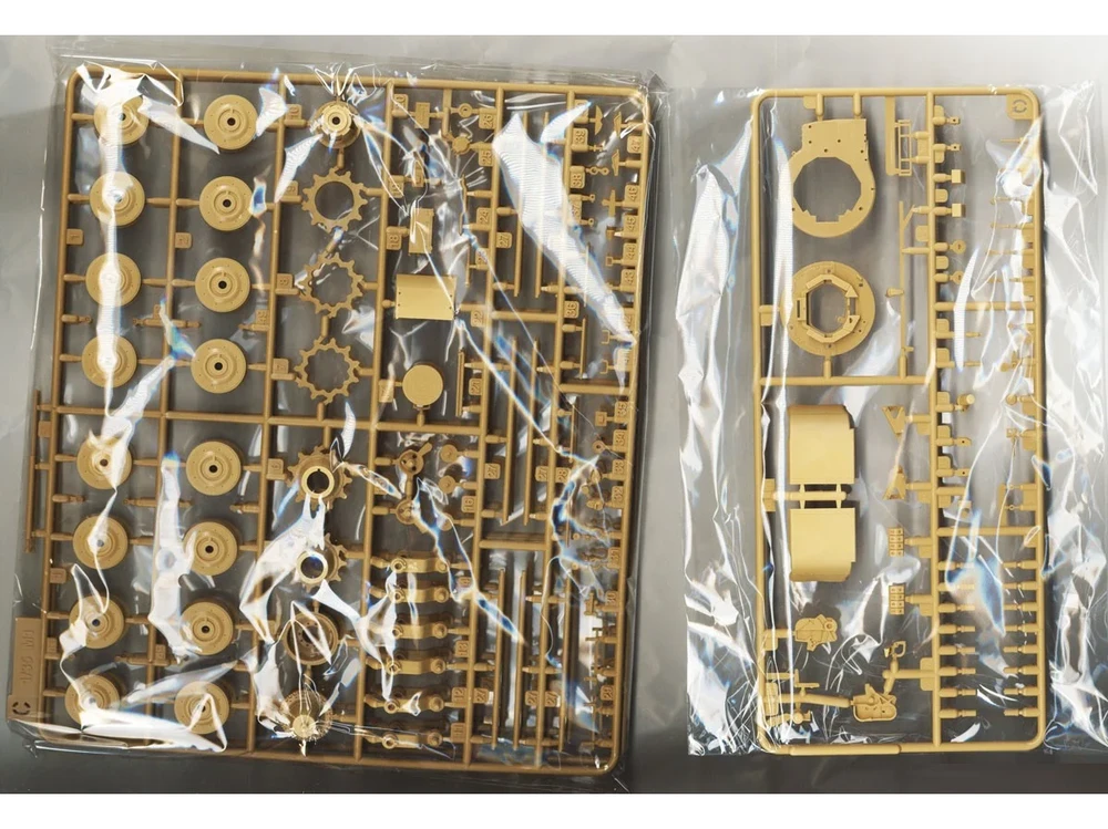 RFM Rye Field Model M1A1 Abrams Ukrainos atnaujinta versija 1/35, darbiniai vikšrai