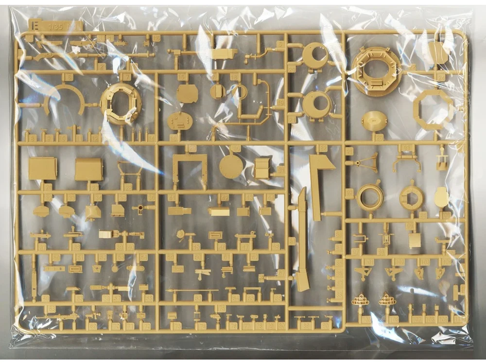RFM Rye Field Model M1A1 Abrams Ukrainos atnaujinta versija 1/35, darbiniai vikšrai