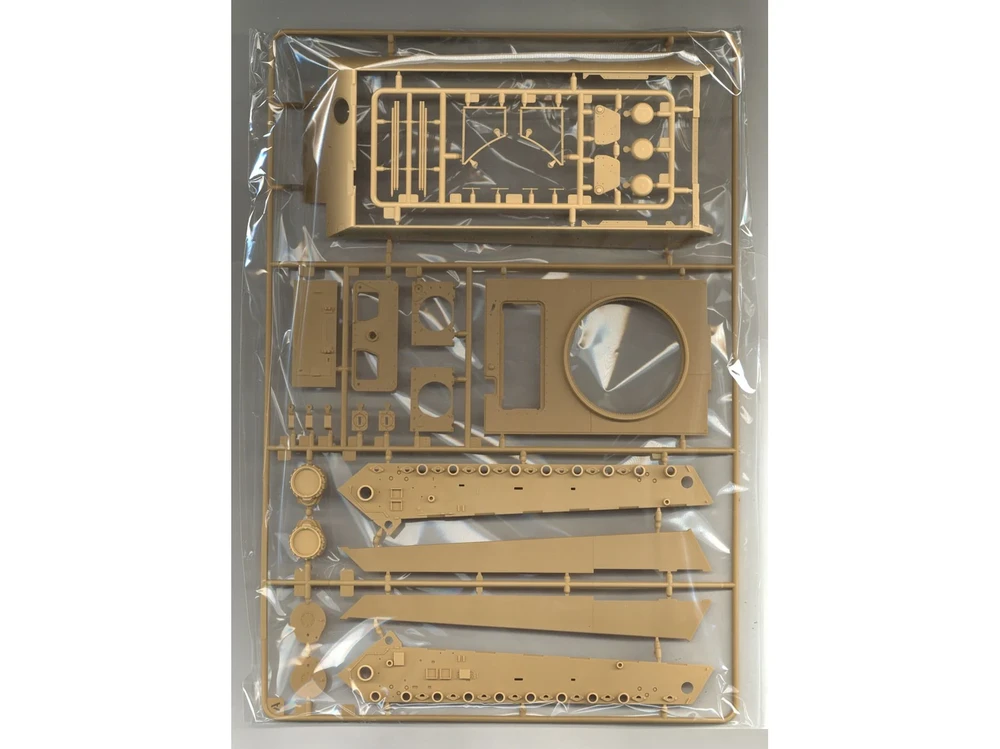 Rye Field Model 1/35 King Tiger Sd.Kfz.182 Ardenai 1944, patobulinta (RFM-5138)