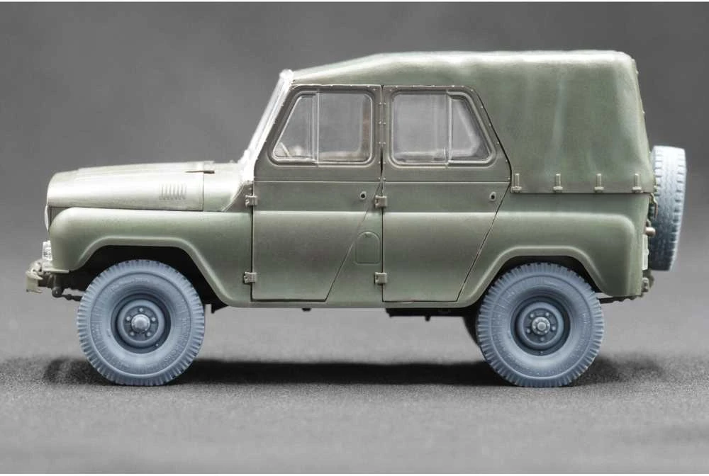 ScaleX UAZ-469 nuleistų ratų rinkinys Trumpeter modeliui 1/35