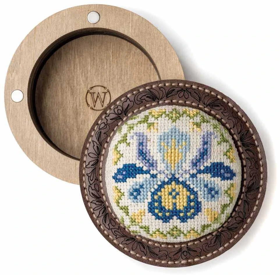 Siuvinėjimo adatinės rinkinys „Vilkdalgiai“ – Wonderland Crafts