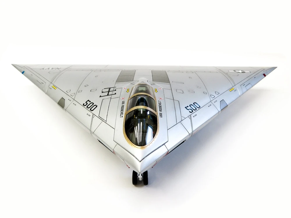 Surenkamas lėktuvo modelis A-12 Avenger II 1/48 Modelcollect UA48001