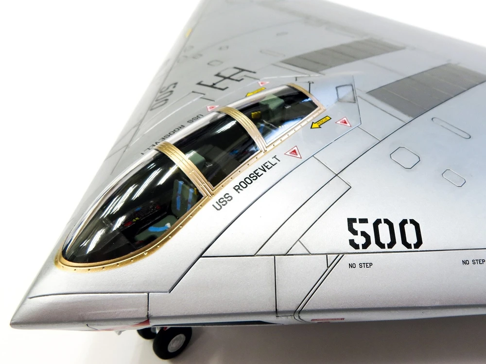 Surenkamas lėktuvo modelis A-12 Avenger II 1/48 Modelcollect UA48001