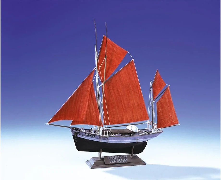 Surenkamas tunų žvejybos laivo Thonier Armor modelis 1/125 Heller 80609