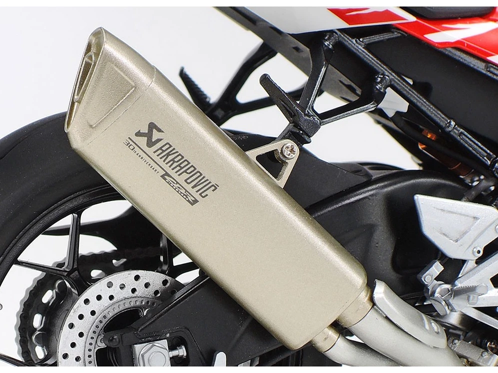 Tamiya Honda CBR1000RR-R Fireblade SP 30-mečio 1/12 surinkimo rinkinys (14141)