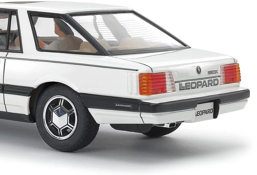 Tamiya Nissan Leopard 280X-SF-L kupė surenkamas modelis 1/24 24378