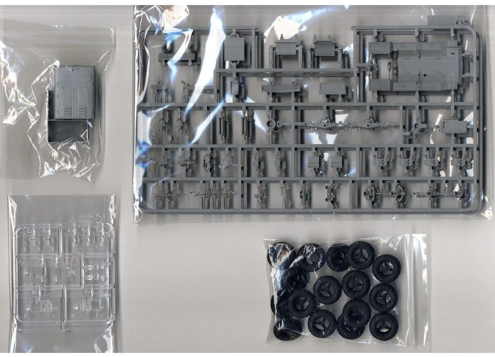 Vilkikų KZKT-537L ir MAZ-537 surenkamų modelių rinkinys Takom 1/72 5003