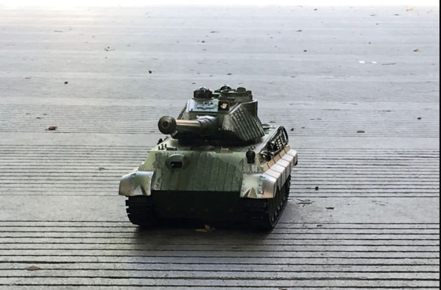 Dromader Czolg King Tiger su paketu (00753)