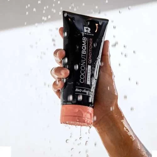 None Maitinantis ir plaukų neapsunkinantis kondicionierius| Byrokko - Coconut Bomb Conditioner, 180 ml.