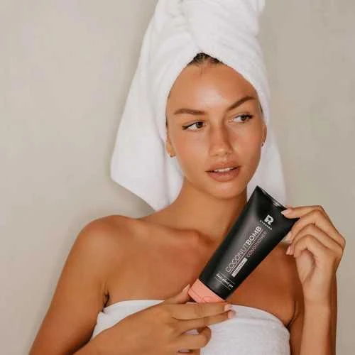 None Maitinantis ir plaukų neapsunkinantis kondicionierius| Byrokko - Coconut Bomb Conditioner, 180 ml.