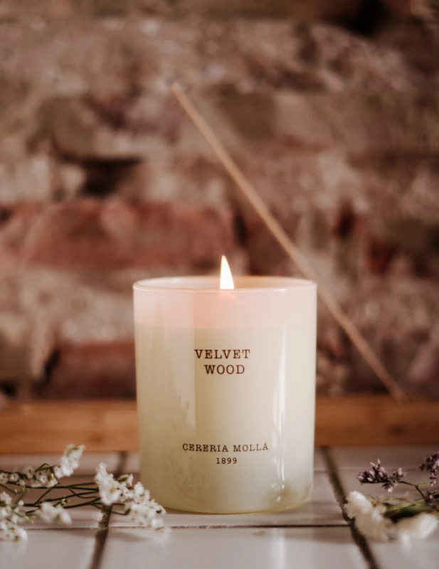 Cereria Molla 1899 Cereria Mollá Velvet Wood kvapioji žvakė 230 g